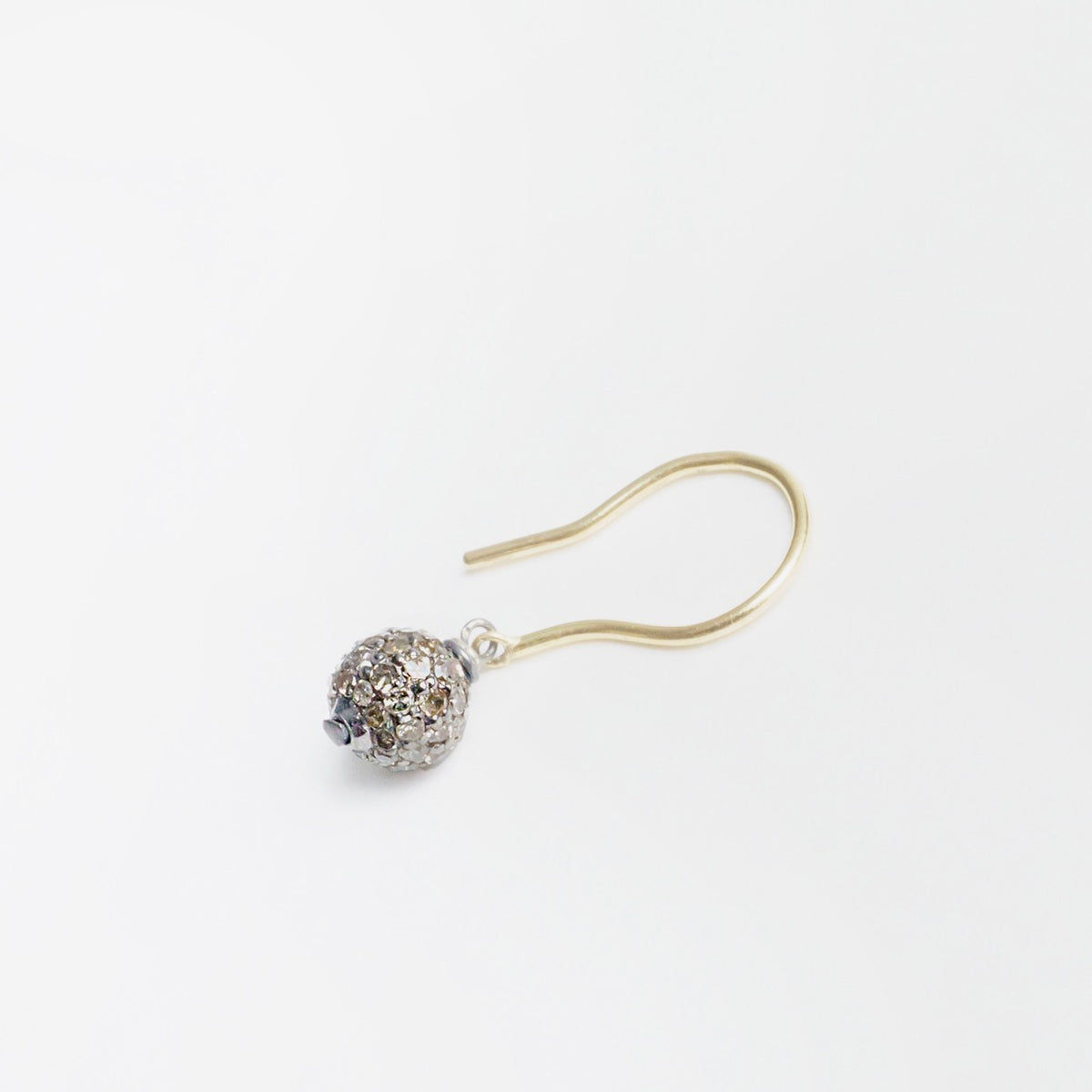 Drop earrings in blackened sterling silver with 18k yellow gold hook, featuring 6mm salt and pepper diamond globes.
